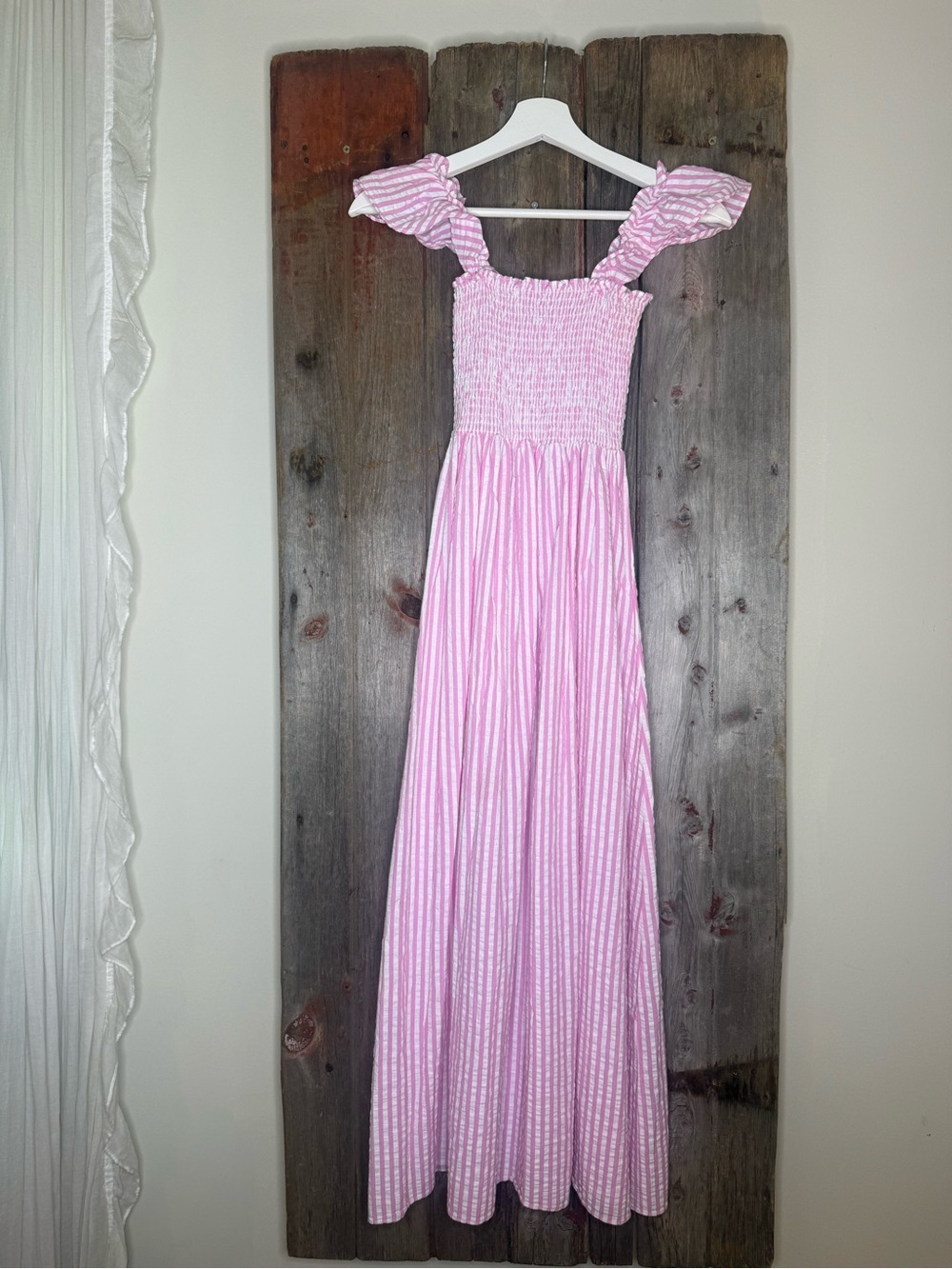 Petal & Pup Daniela Stripe Smocked Maxi Dress Size 6 - Picture 2 of 8